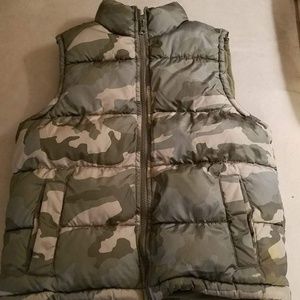 Boys Old Navy Camoflauge Vest